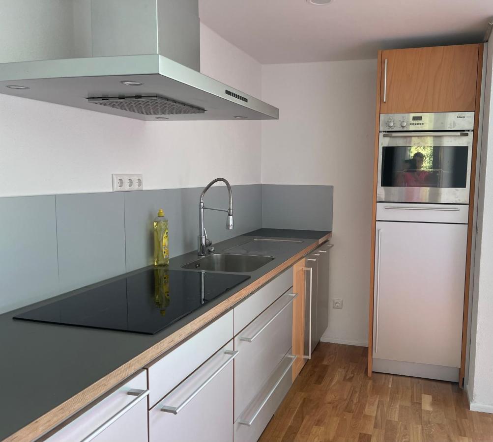 Bungalow In Ruhiger Siedlung Mit Stellplatz Landshut Exterior foto