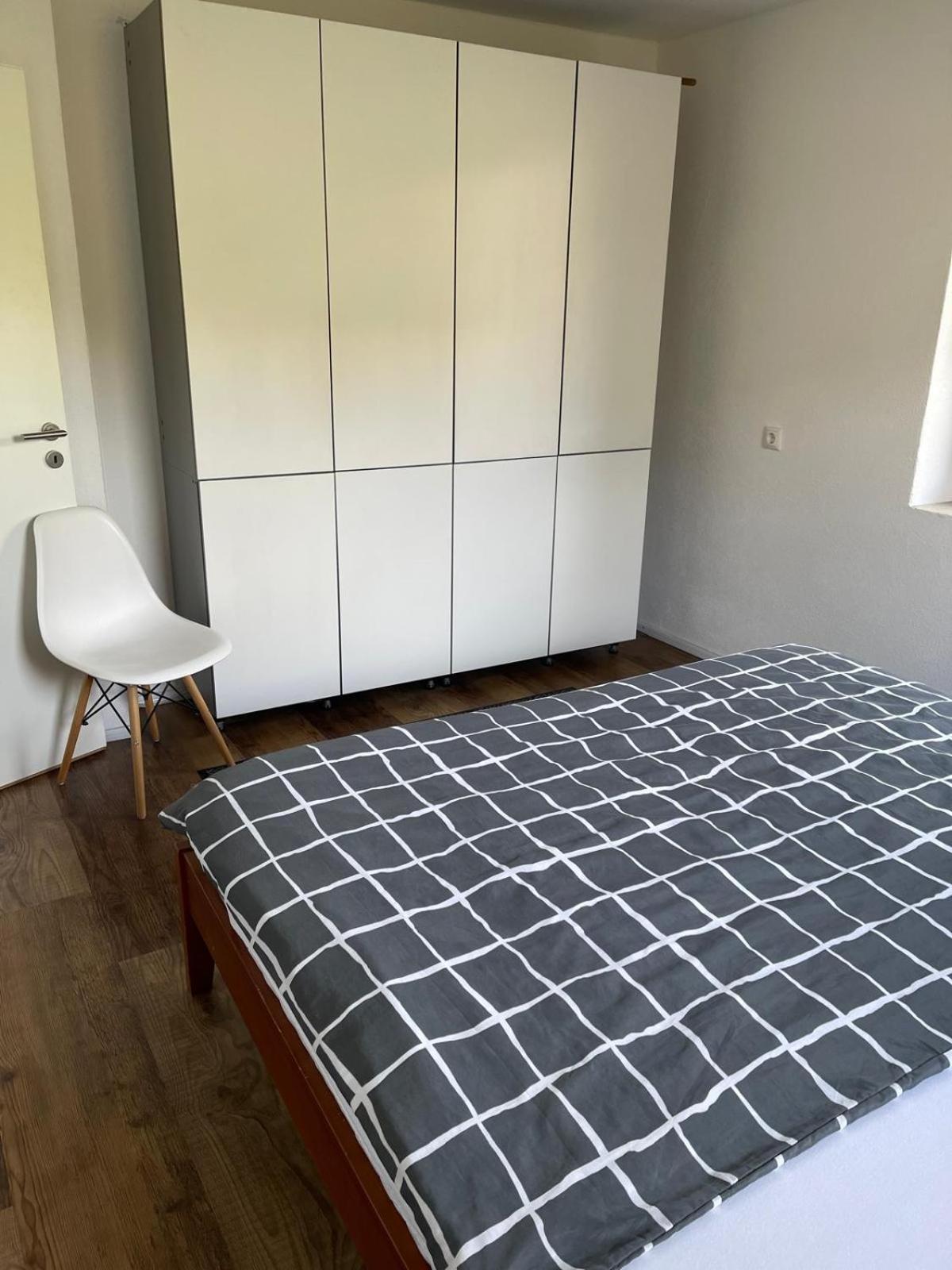 Bungalow In Ruhiger Siedlung Mit Stellplatz Landshut Exterior foto