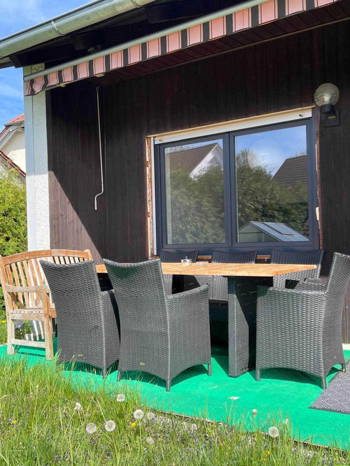 Bungalow In Ruhiger Siedlung Mit Stellplatz Landshut Exterior foto